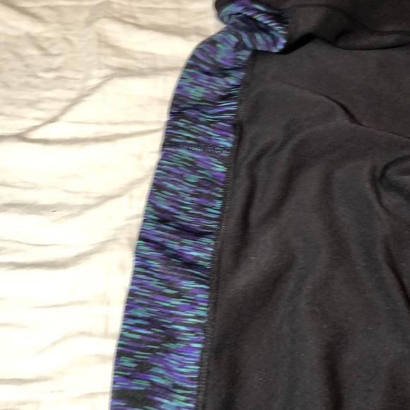 Black Leggings with Subtle Blue and Green Sides - Picture 4 of 8